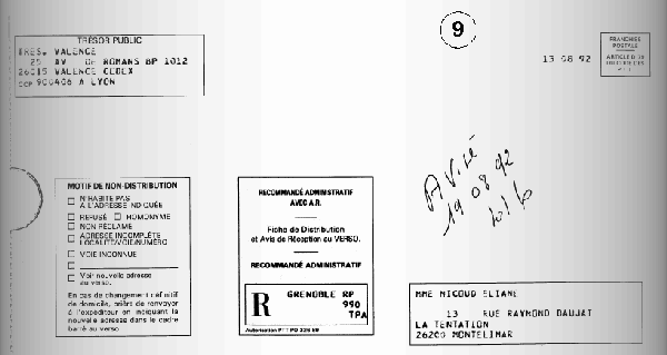 Le 13 août 1992, le Trésor Public de Valence a transmis deux commandements à payer sur ordre du Procureur de la République  du 04/08/1992 pièce (9 et 10) pour un total de 10.699 francs.